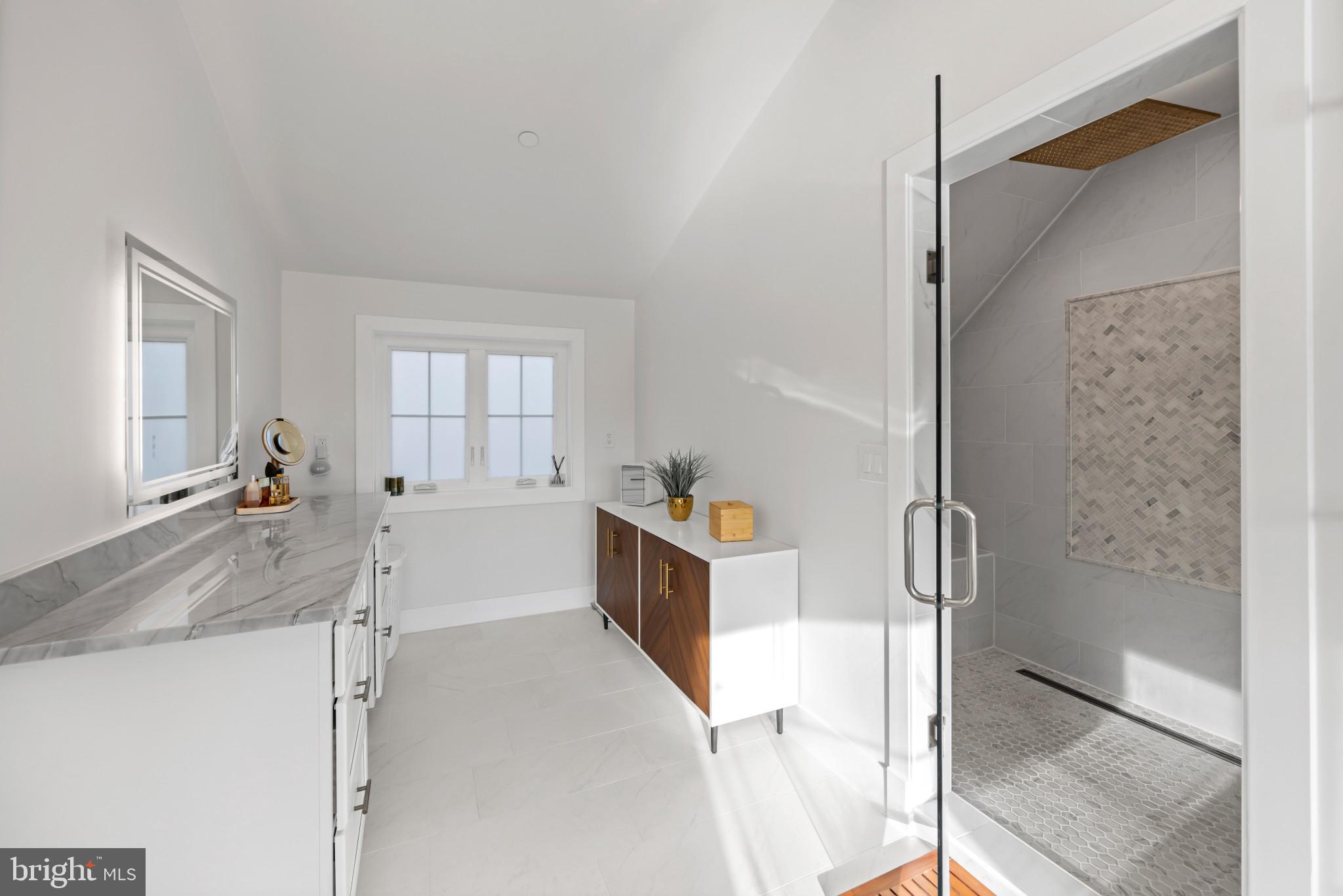 3320 Breckenridge Way