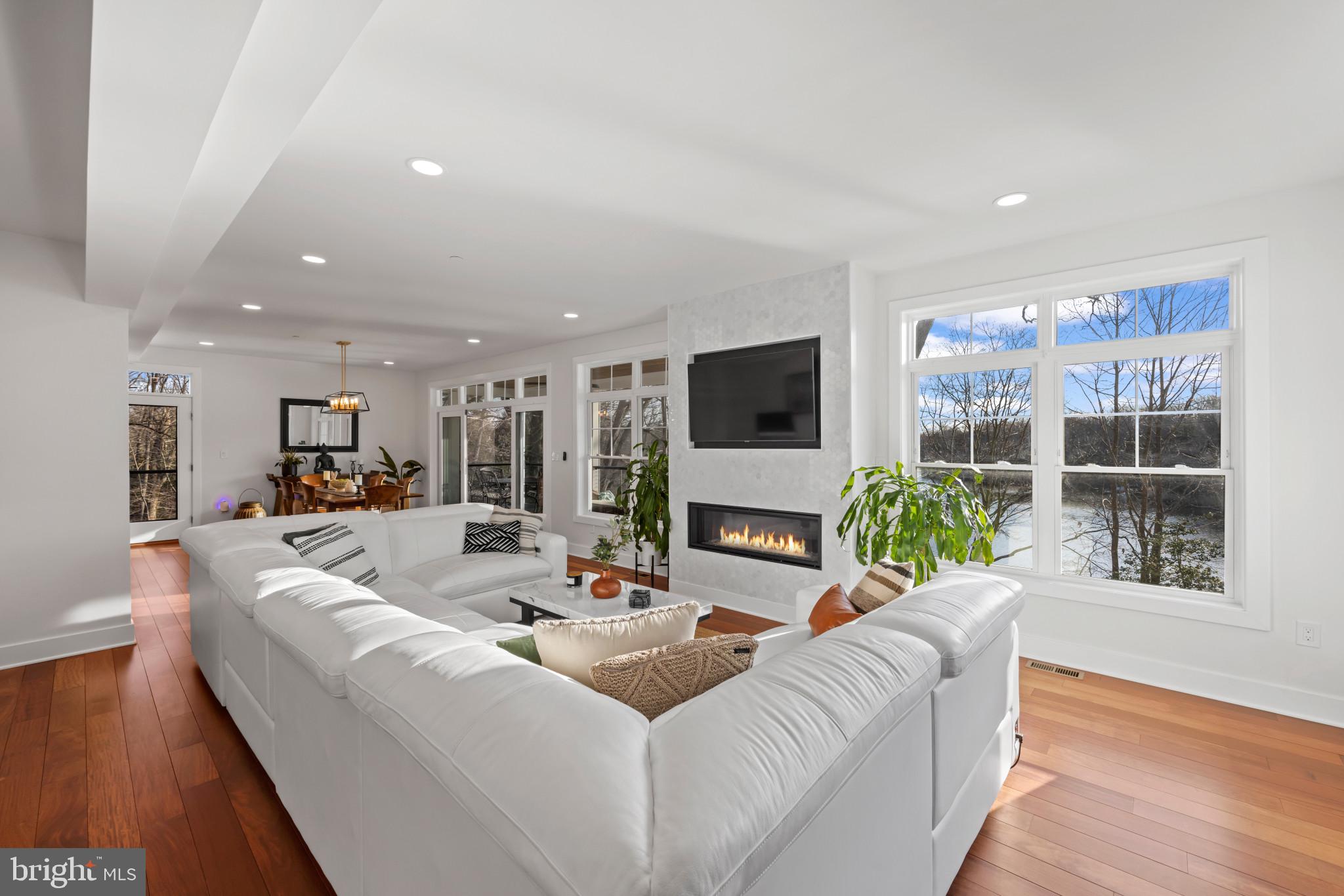 3320 Breckenridge Way