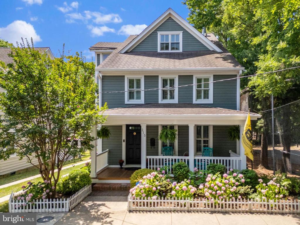 215 Chester Ave