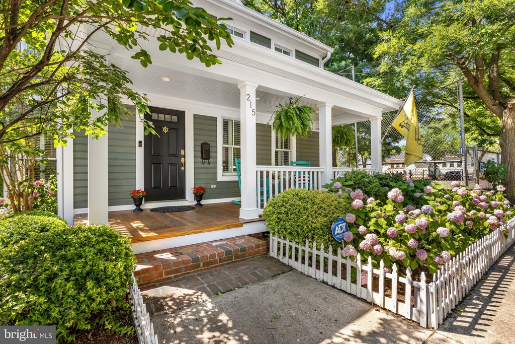 215 Chester Ave