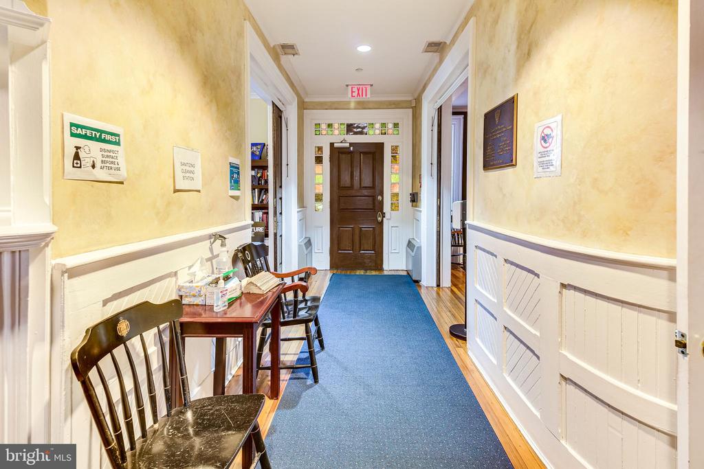 49 College Ave