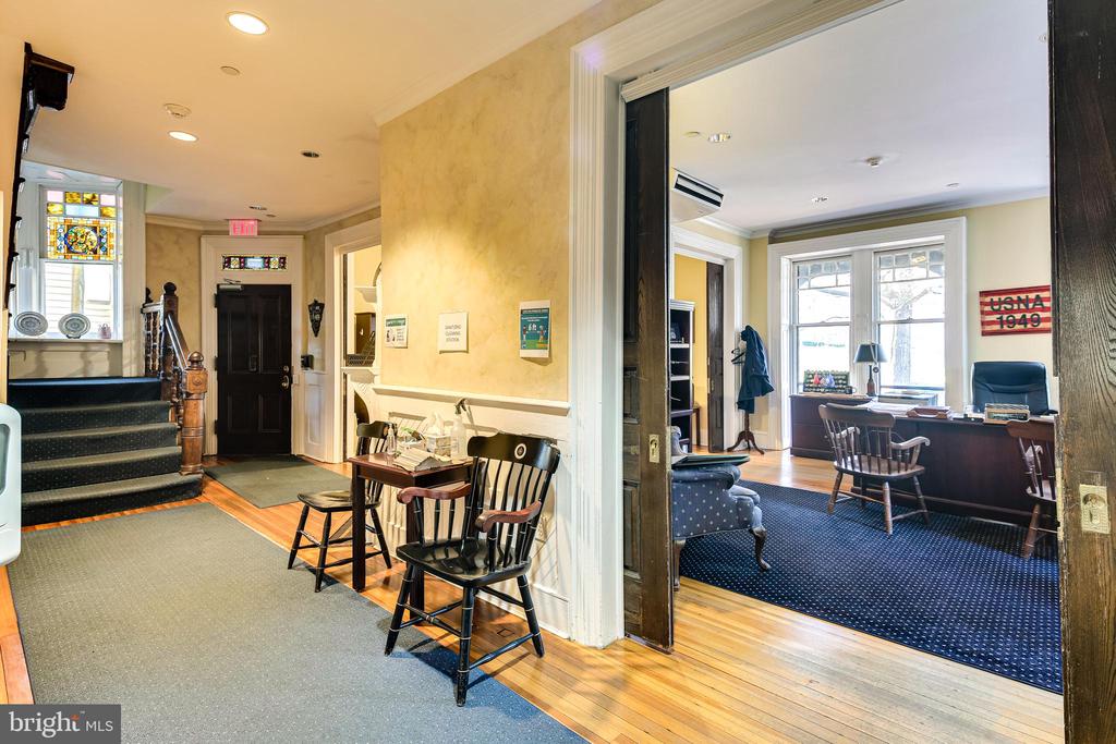 49 College Ave
