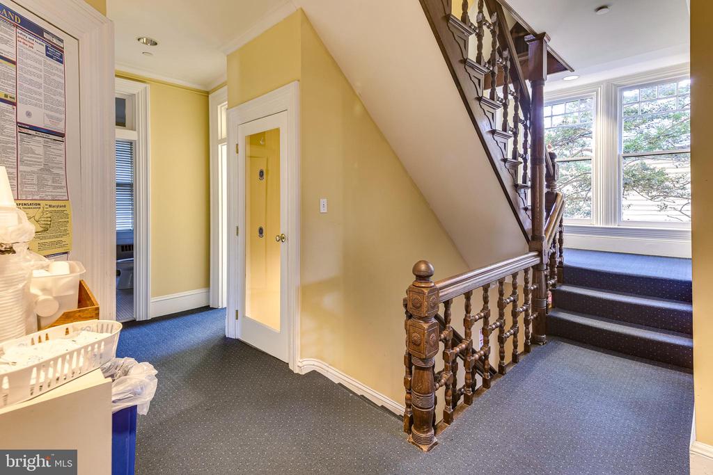 49 College Ave