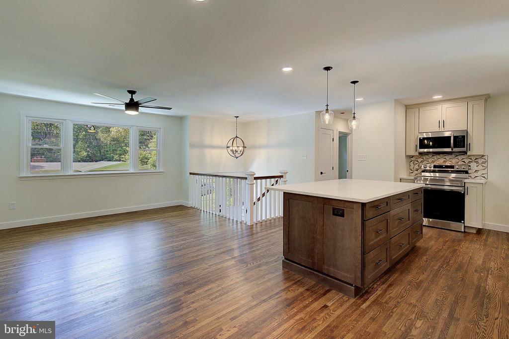 1273 Pine Hill Dr