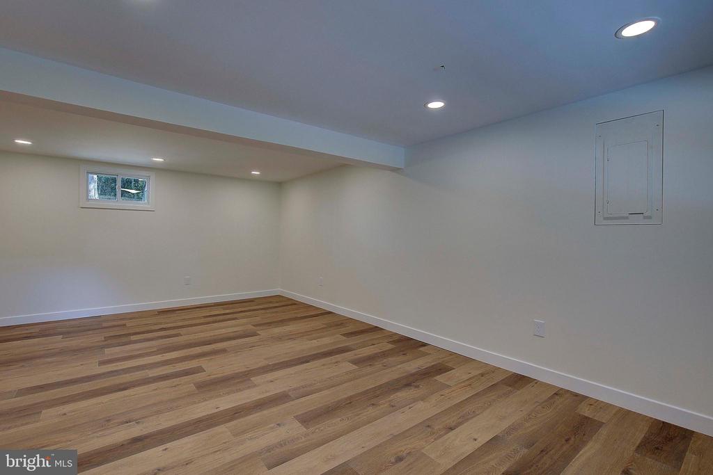 1273 Pine Hill Dr