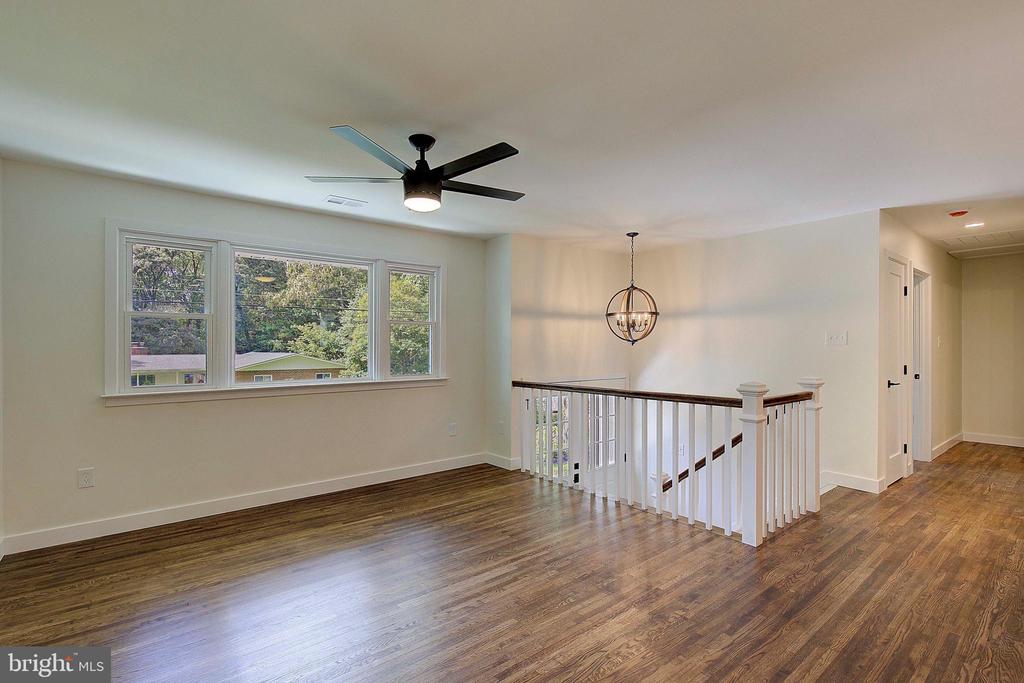 1273 Pine Hill Dr