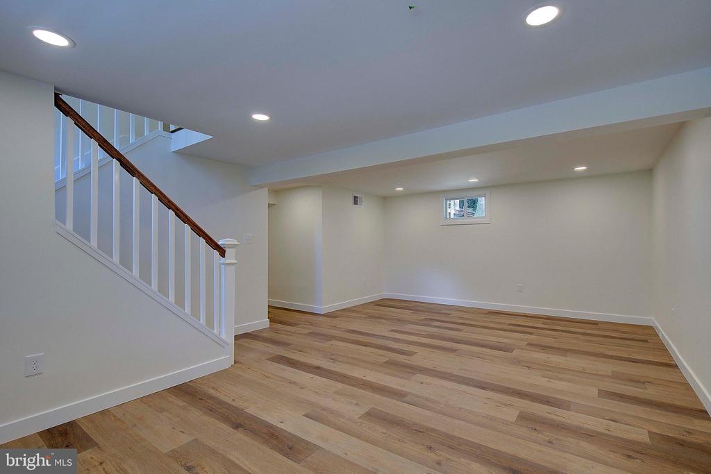 1273 Pine Hill Dr