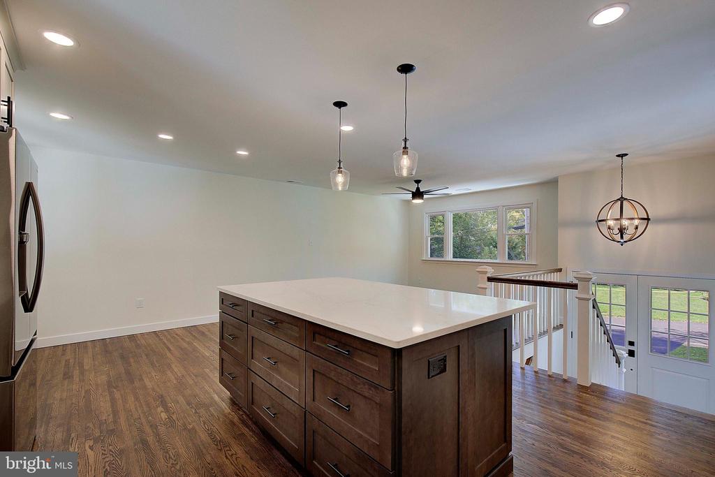 1273 Pine Hill Dr