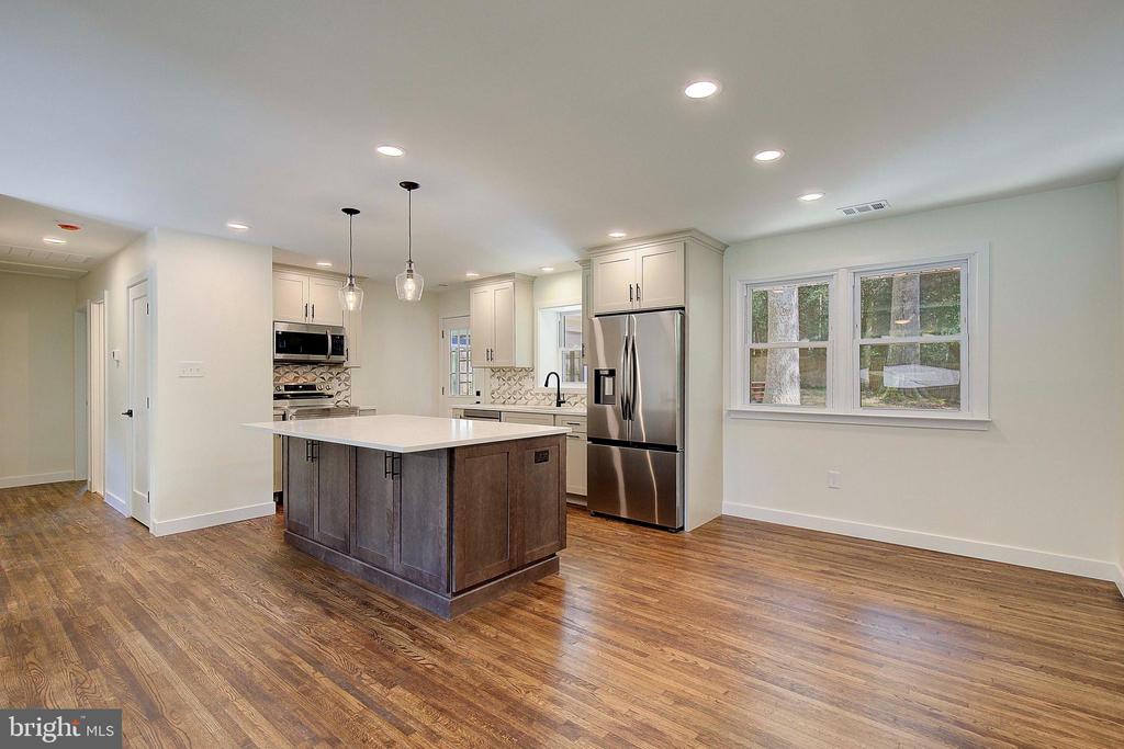 1273 Pine Hill Dr