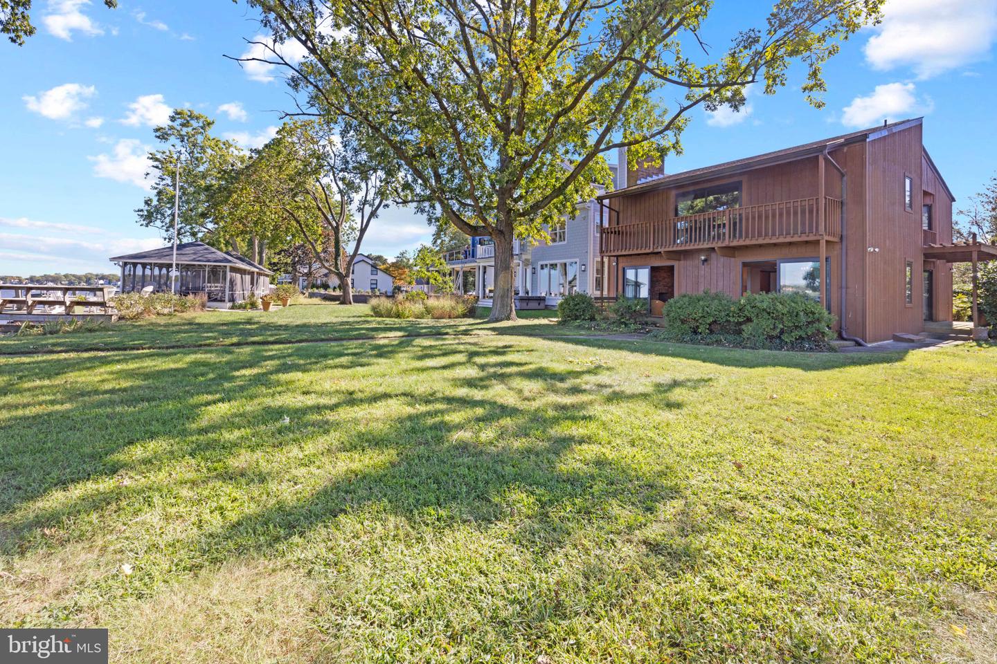 953 Magothy Ave