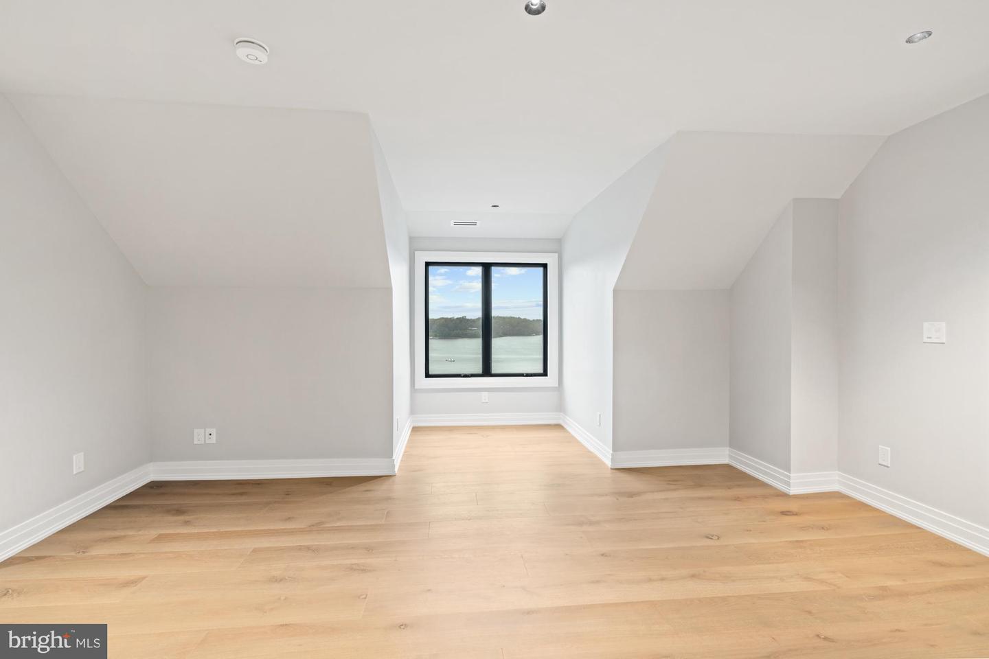205 Winchester Beach Dr