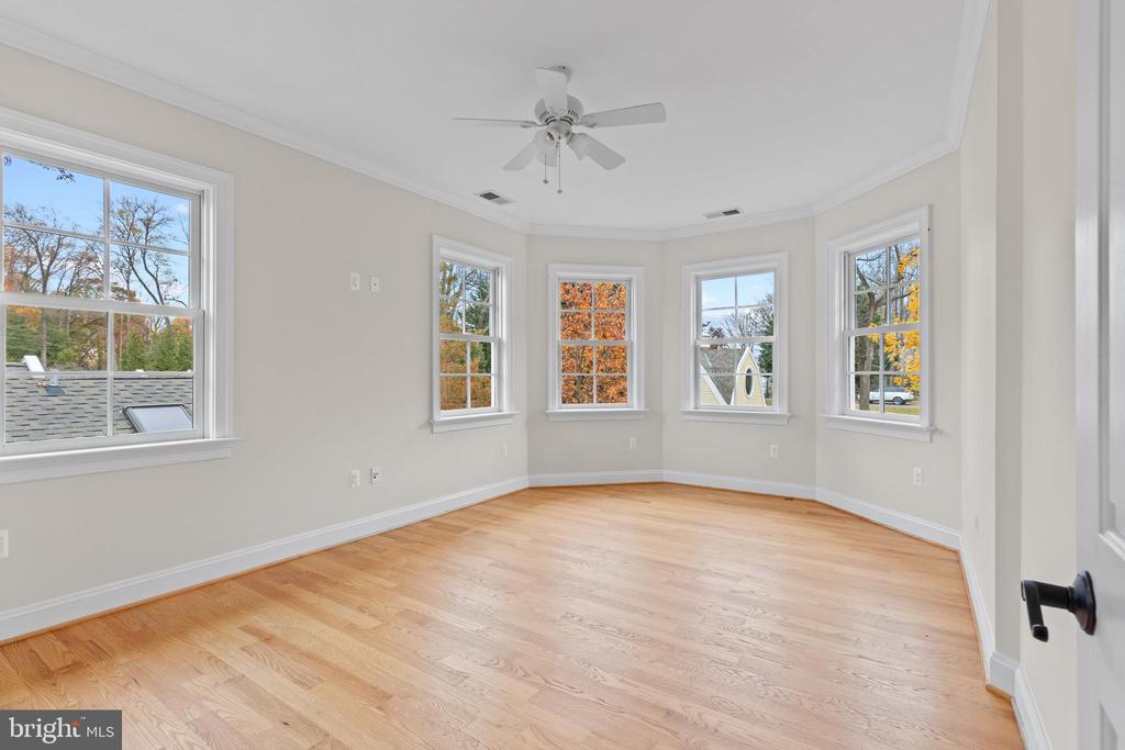530 Edgewater Rd