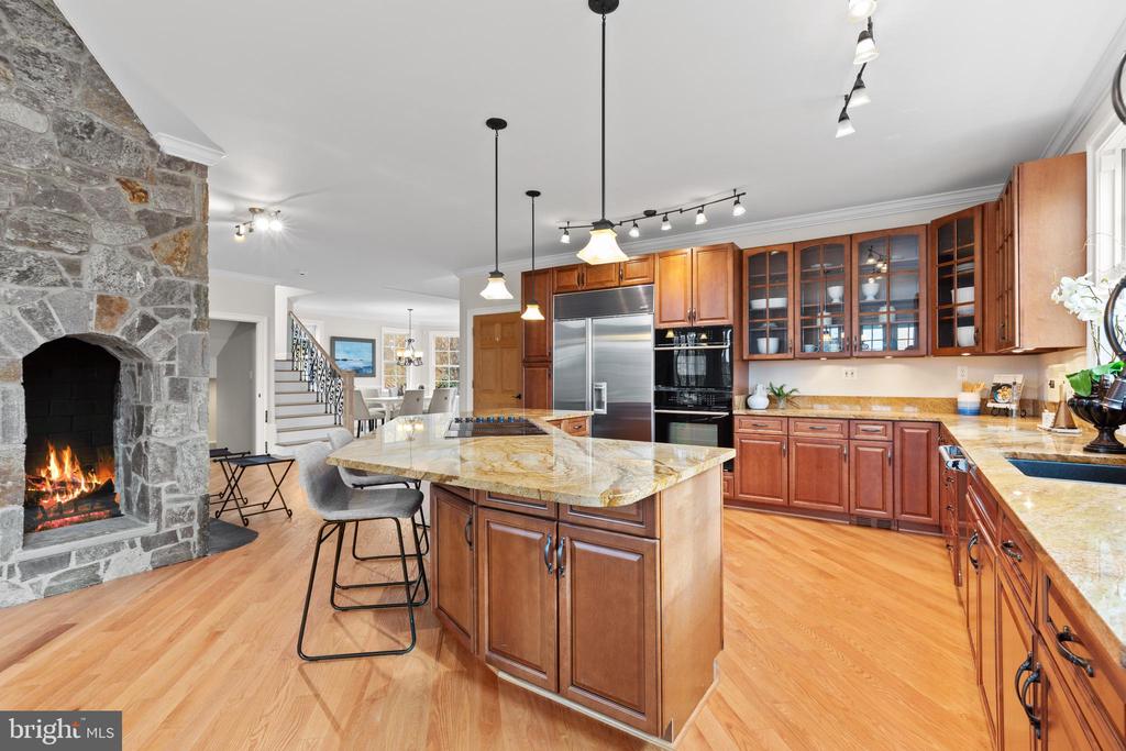 530 Edgewater Rd