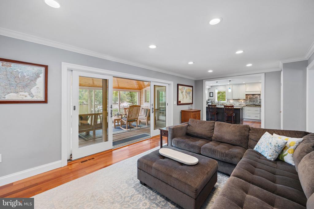 432 Maureen Ln