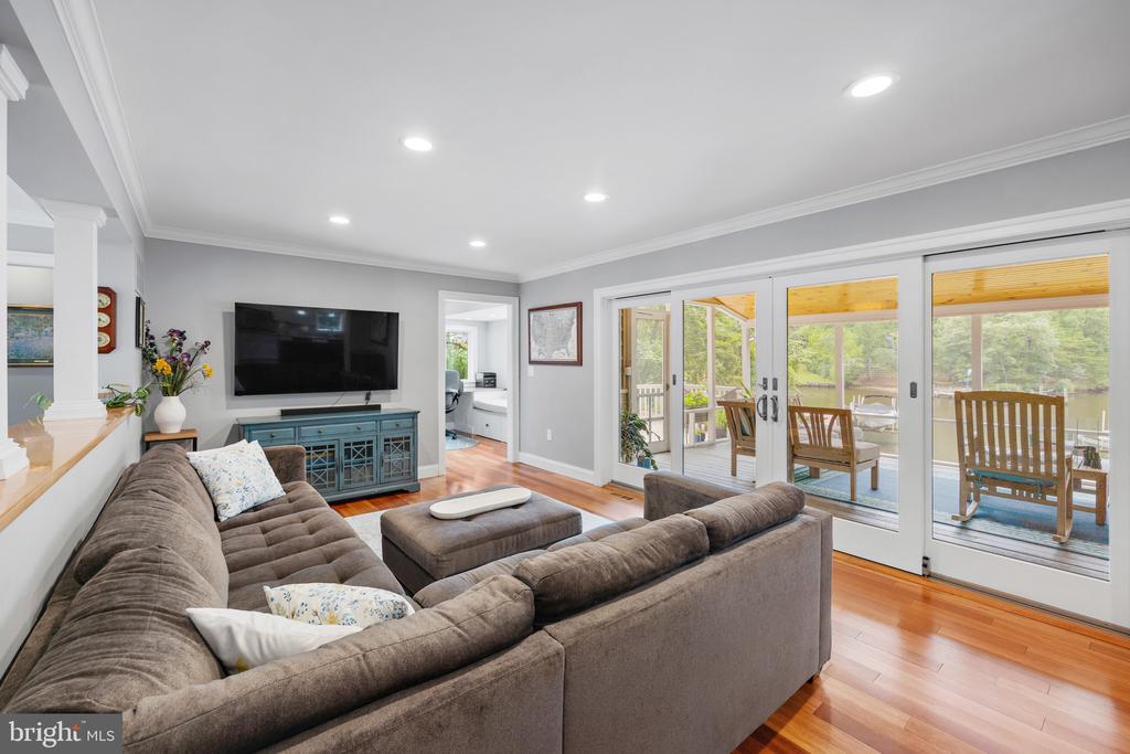 432 Maureen Ln