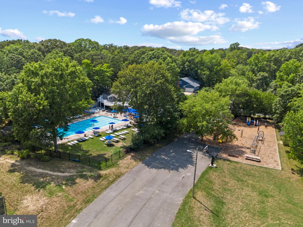 432 Maureen Ln