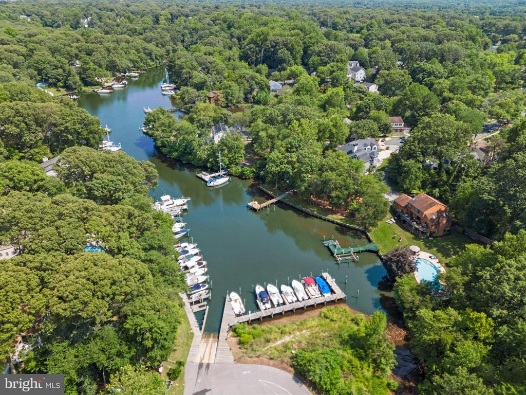 432 Maureen Ln