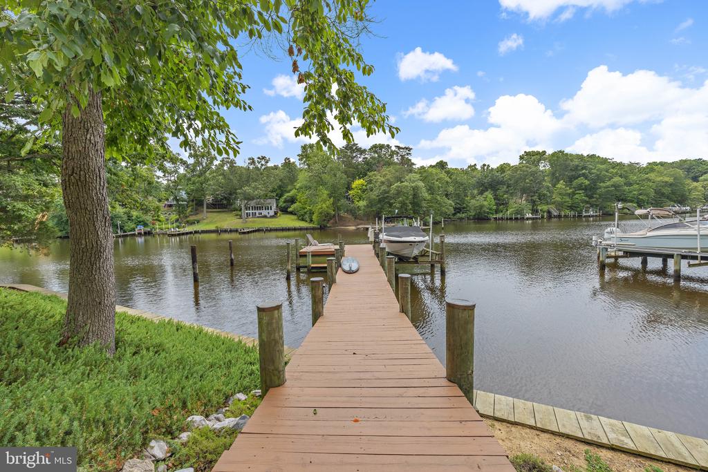 432 Maureen Ln