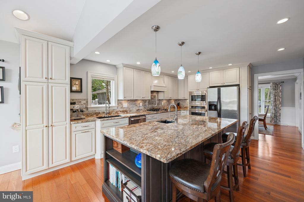 432 Maureen Ln