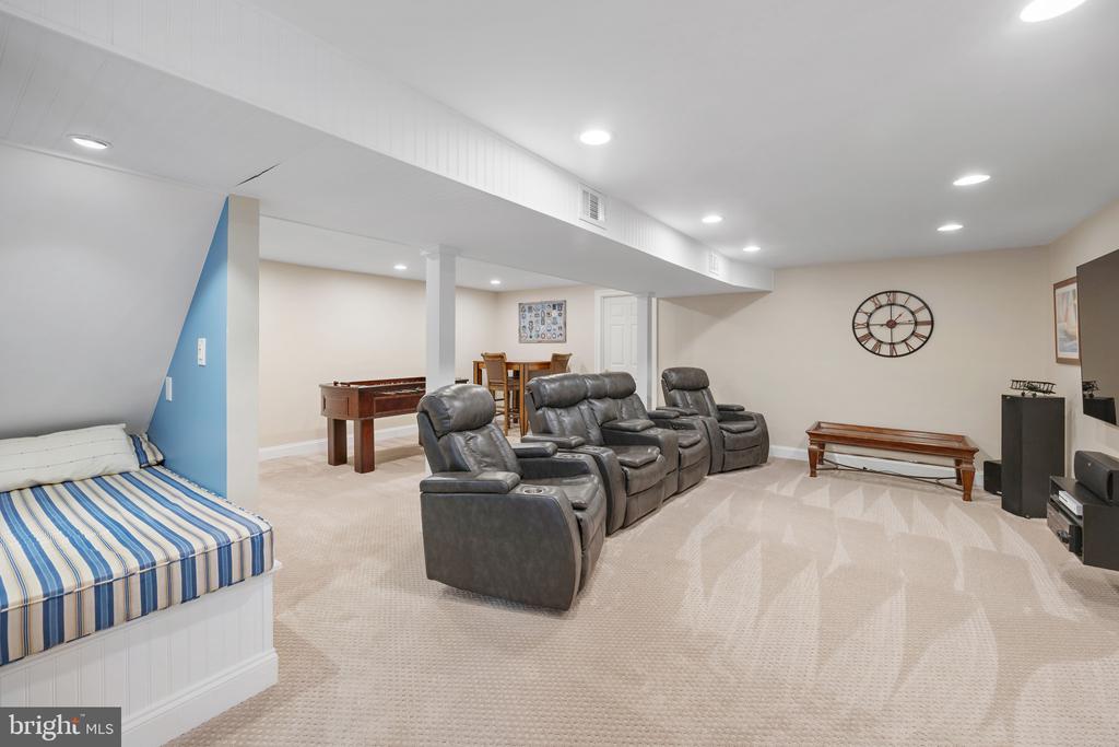 432 Maureen Ln
