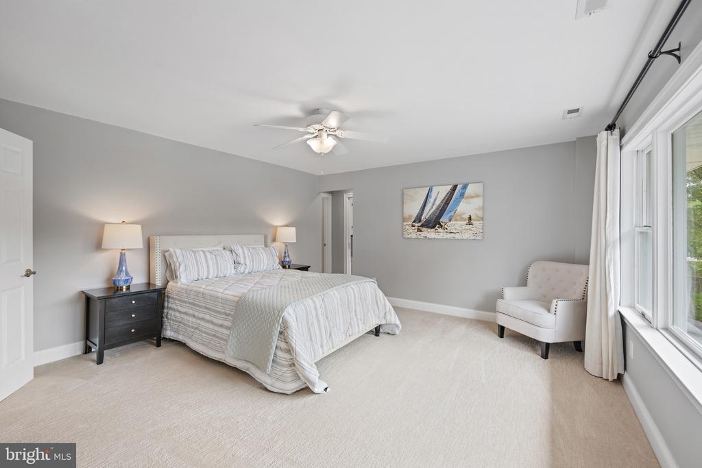 432 Maureen Ln