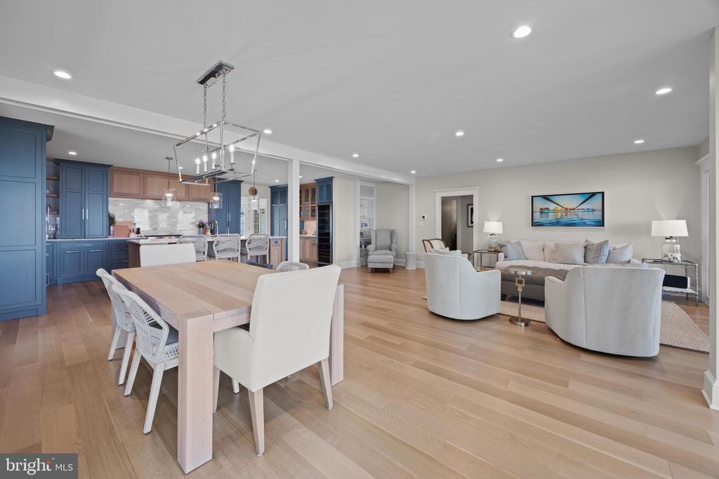 54 River Dr