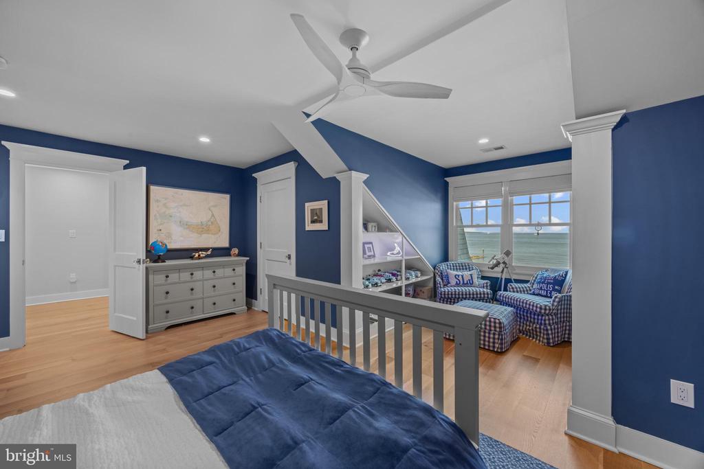 54 River Dr