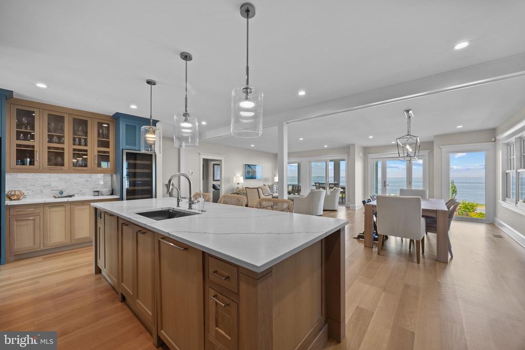 54 River Dr
