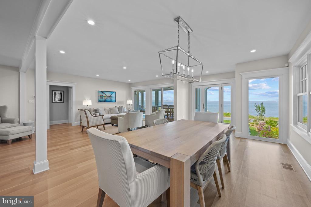 54 River Dr