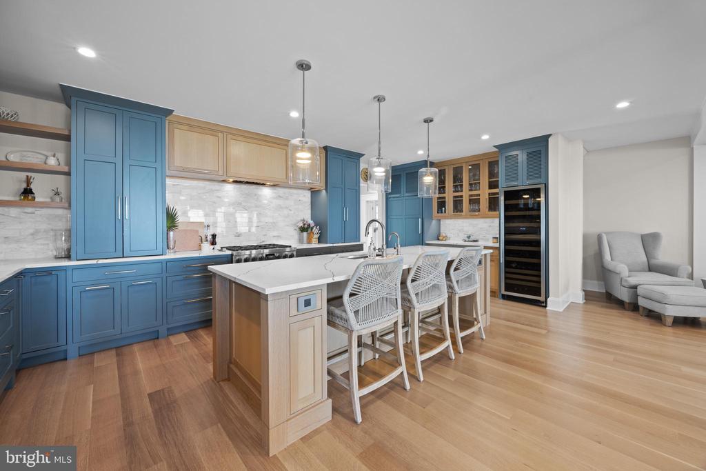 54 River Dr