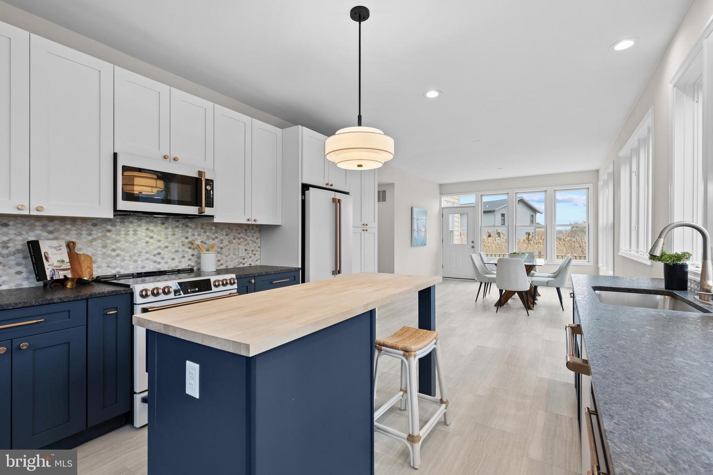 133 Lake View Dr