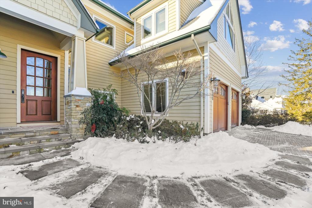 255 Long Point Rd