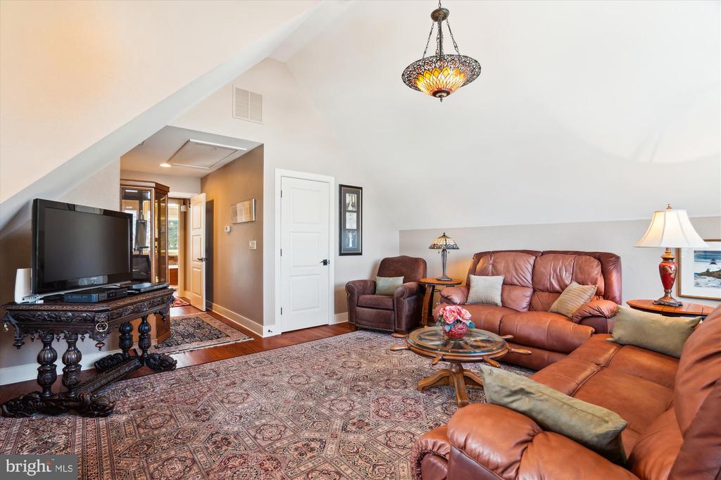 255 Long Point Rd
