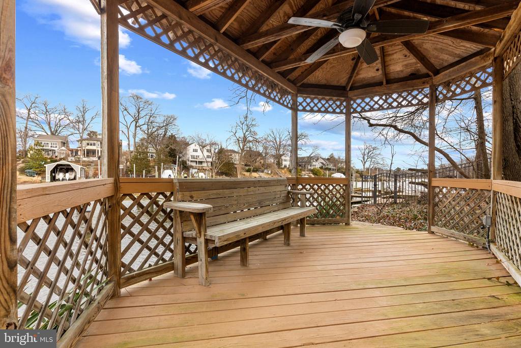 105 Spa Dr