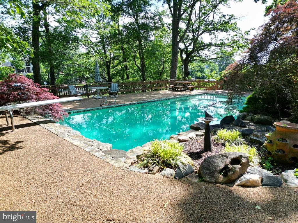 105 Spa Dr