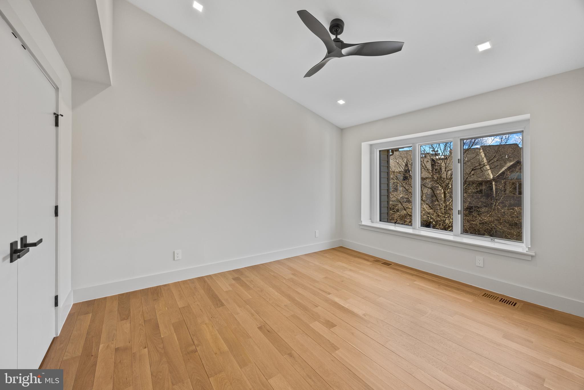 2175 Chesapeake Harbour Dr