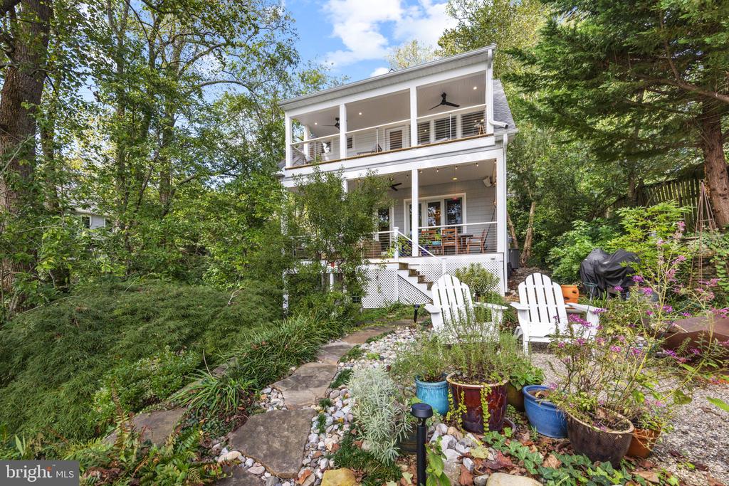 327 Riverview Trl
