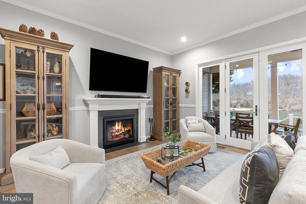 327 Riverview Trl
