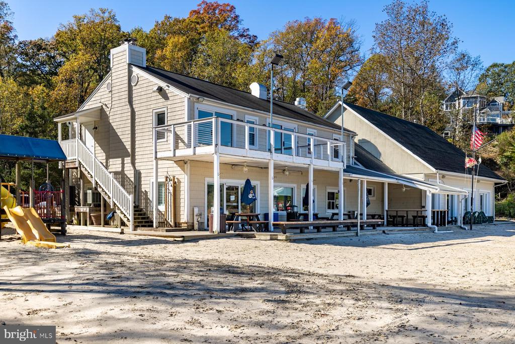 327 Riverview Trl