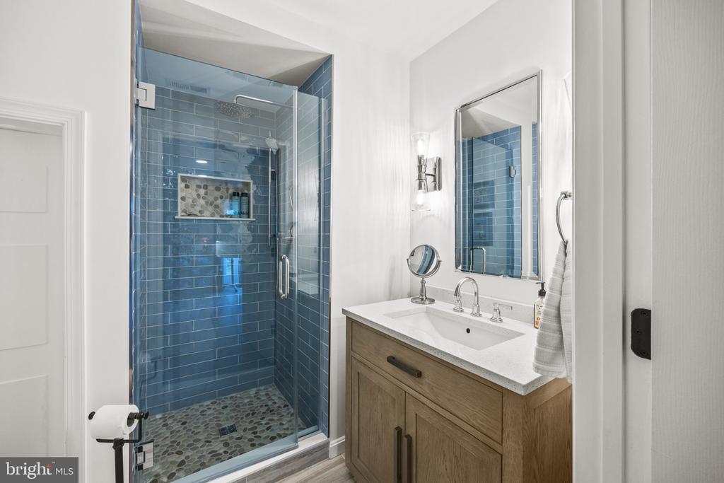 327 Riverview Trl