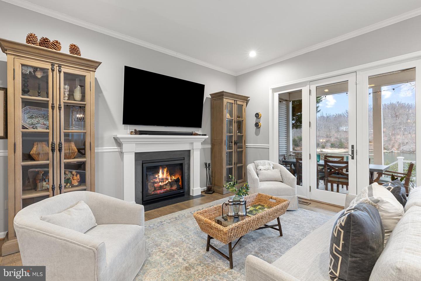 327 Riverview Trl
