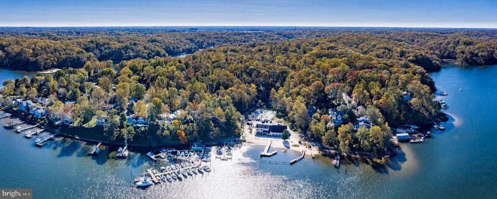 327 Riverview Trl