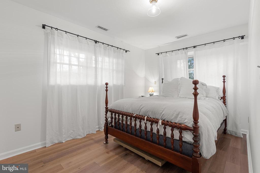 327 Riverview Trl