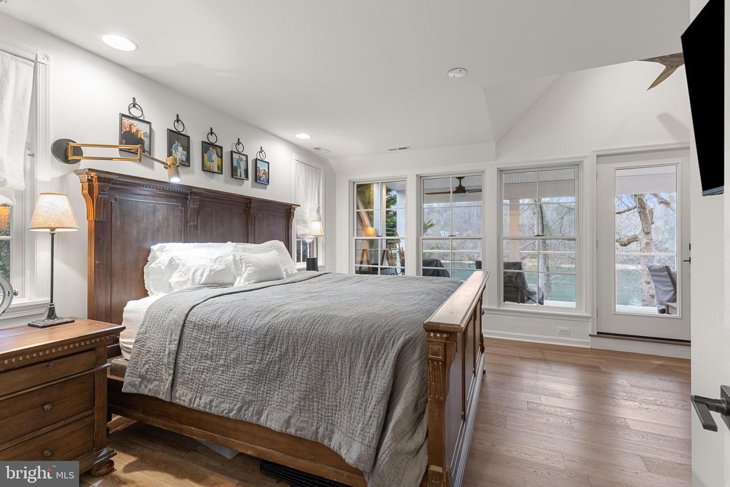327 Riverview Trl