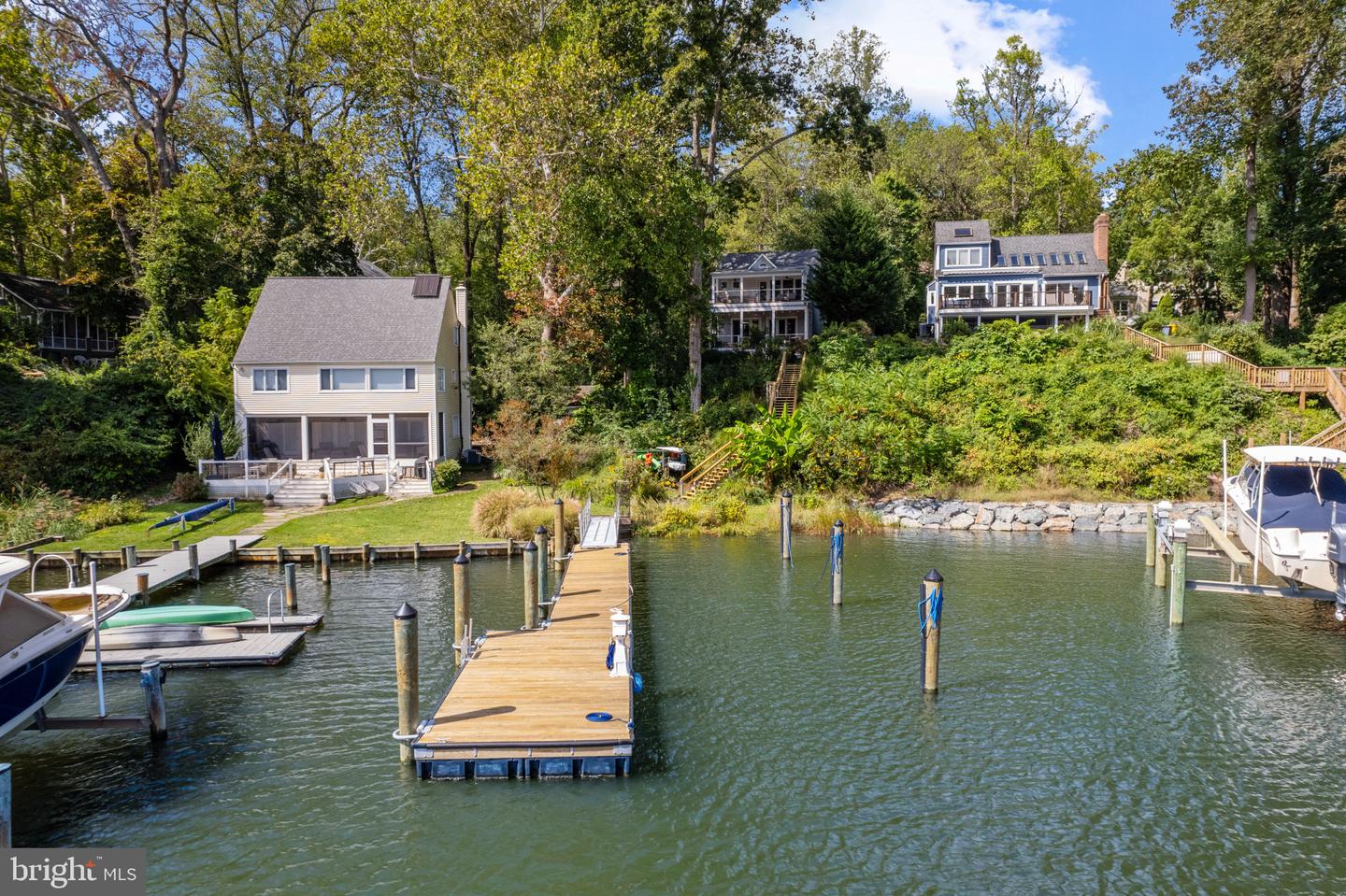 327 Riverview Trl