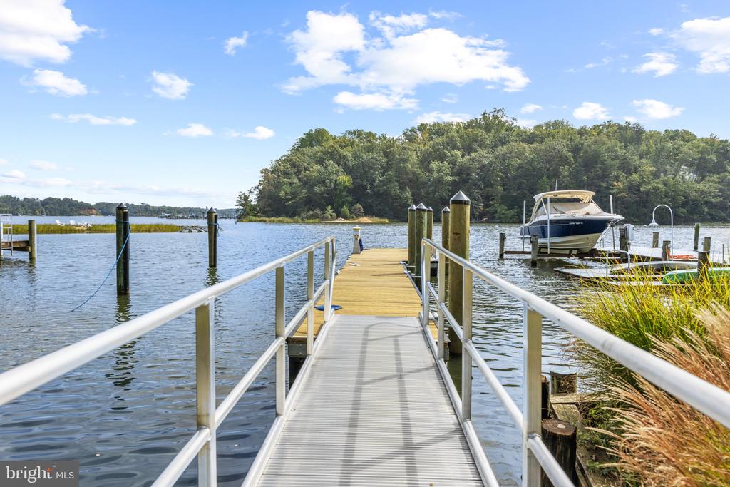327 Riverview Trl