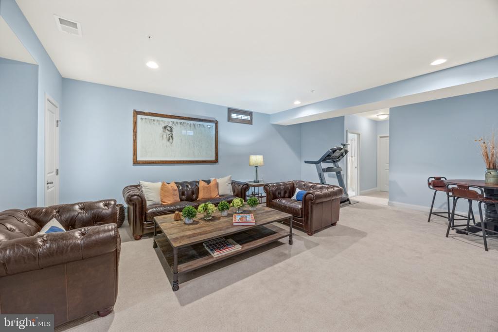 822 Bay Ridge Ave