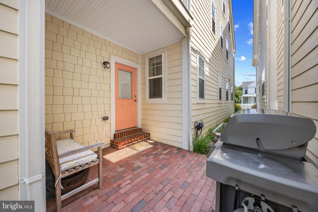 822 Bay Ridge Ave