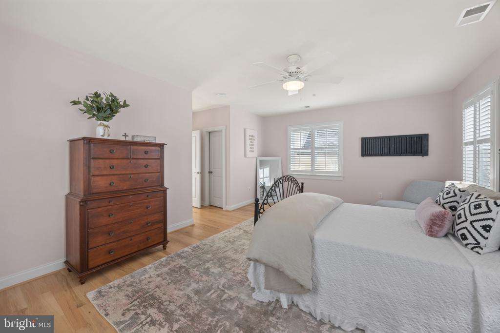 822 Bay Ridge Ave