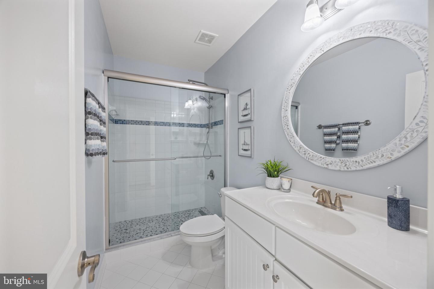 822 Bay Ridge Ave